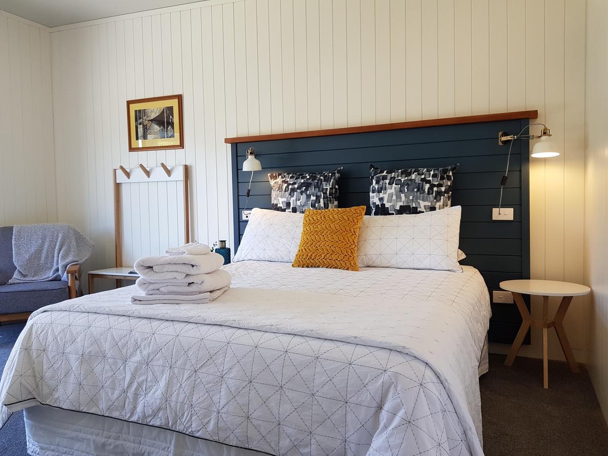 Bed and Breakfast Admiral Waters Cooks Beach Экстерьер фото