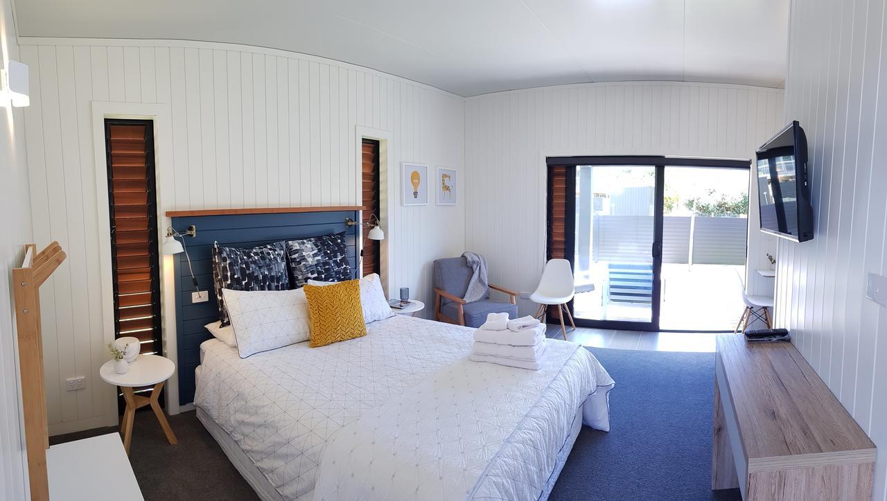 Bed and Breakfast Admiral Waters Cooks Beach Экстерьер фото